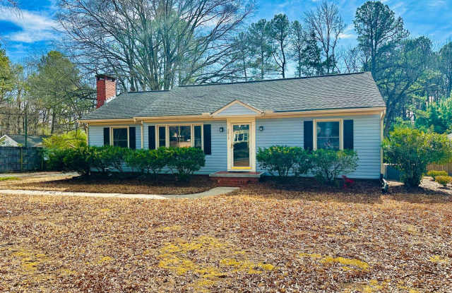 Updated Single-Level 3BD Home in Durham | Large Deck  Patio | Minutes to Duke  I-85 photos photos