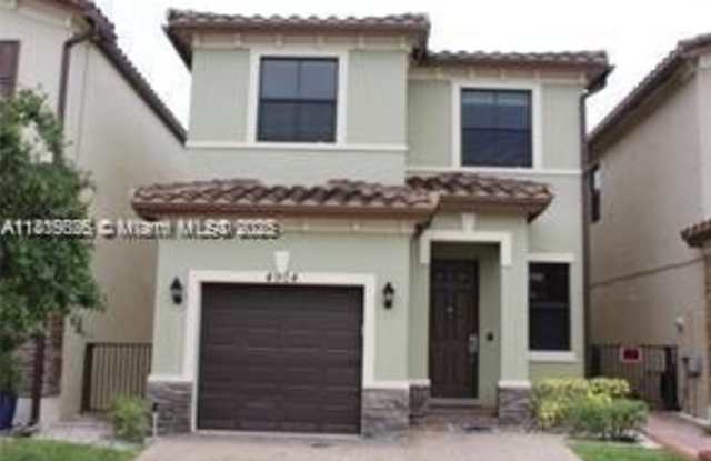 4904 NW 57th Ct photos photos