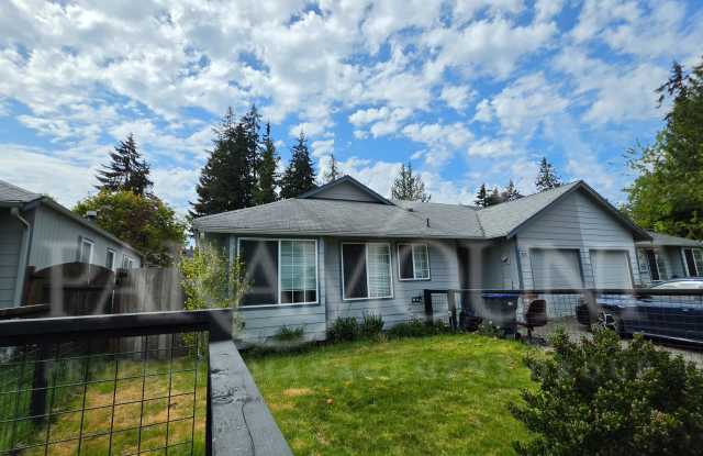 3-Bedroom Pet-Friendly Unit in Port Orchard photos photos