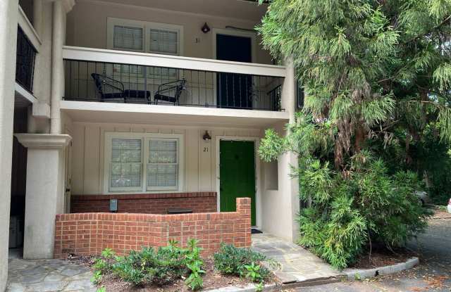 Spectacular Studio Condo @ Studio 40! photos photos