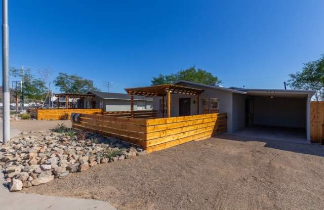 533 East Mountain View Road Gallery 2