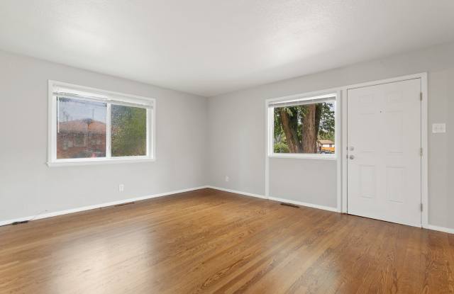 Custer Ave - 1409 Gallery 3
