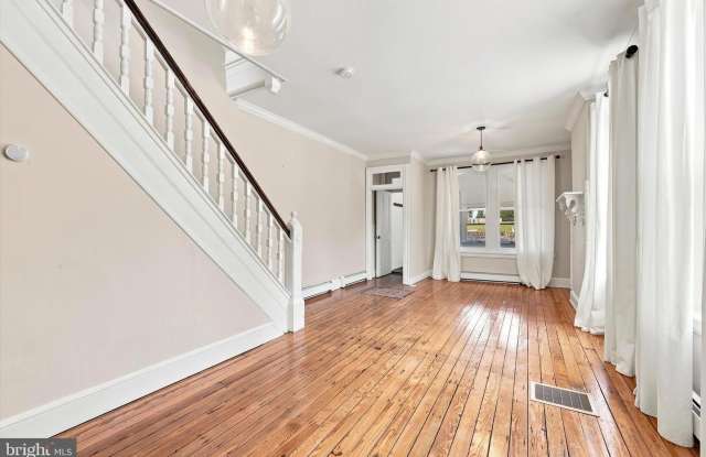 1810 MT SALEM LN Gallery 3