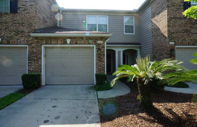 2Bed/ 2.5Bath TOWNHOME With Garage in Campfield - 11414 Campfield Circle, Jacksonville, FL 32256