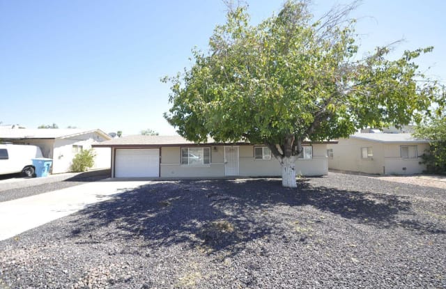 2205 E BEVERLY Lane - 2205 East Beverly Lane, Phoenix, AZ 85022