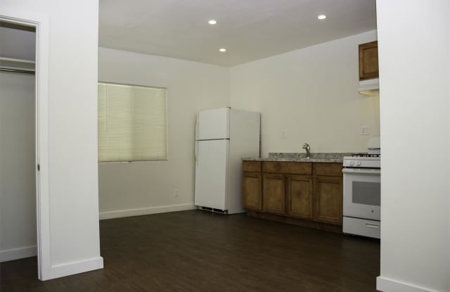 5918 Satsuma Avenue Gallery 3
