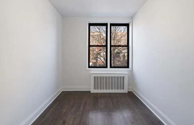 599 E 7th St Apt 2B - 599 East 7th Street, Brooklyn, NY 11218