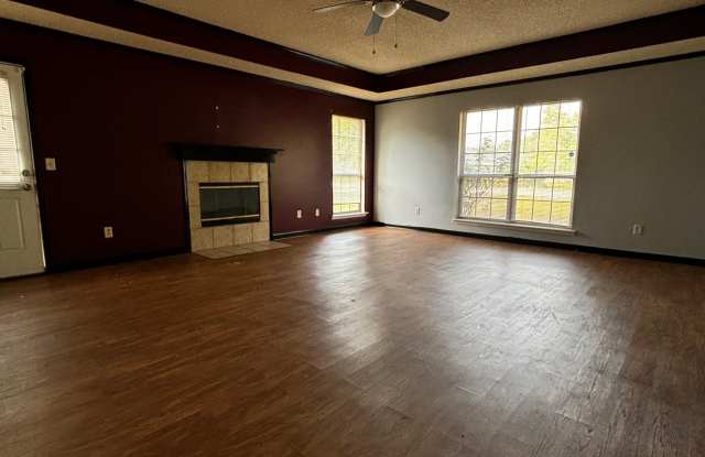 112 Wayfair Lane Gallery 2