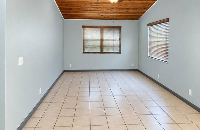 1125 W PROSPECT Road Gallery 4