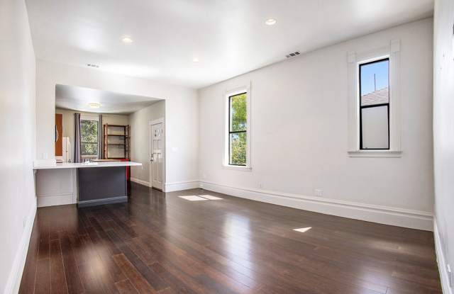 1418 Broadway #B - 2 bedroom | 1 bath | Upper unit Gallery 3