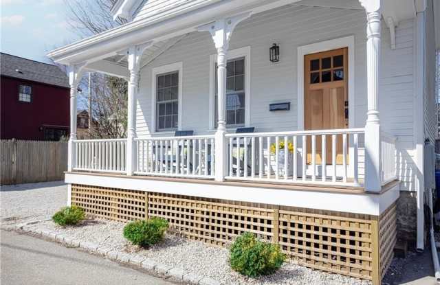 4 Gladding Court - 4 Gladding Court, Newport, RI 02840