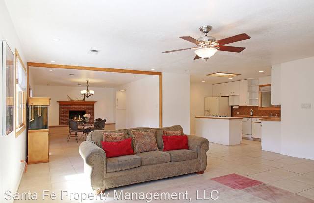 2892 Calle De Pinos Altos - 2892 Calle De Pinos Altos, Santa Fe, NM 87507