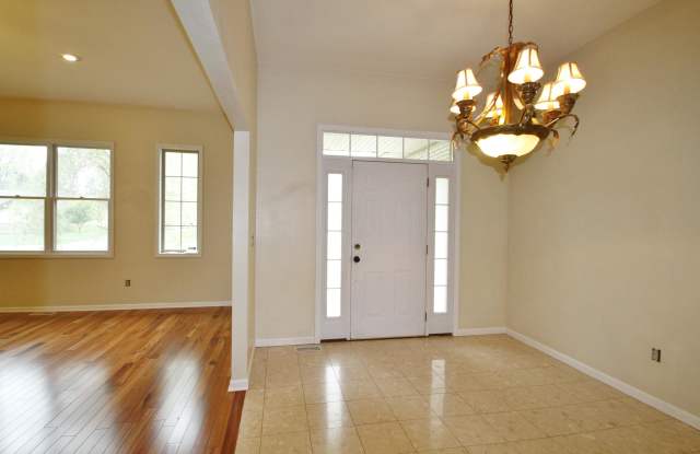 6064 Barkwood Lane Gallery 4