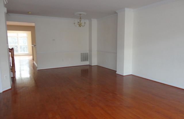24656 KINGS CANYON Square Gallery 4