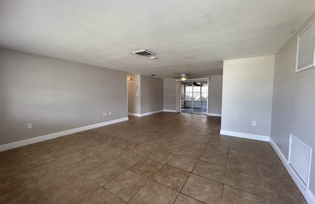 4624 Durney St Gallery 2