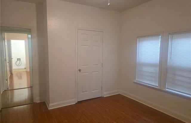 529 S SOLOMON Street Gallery 4
