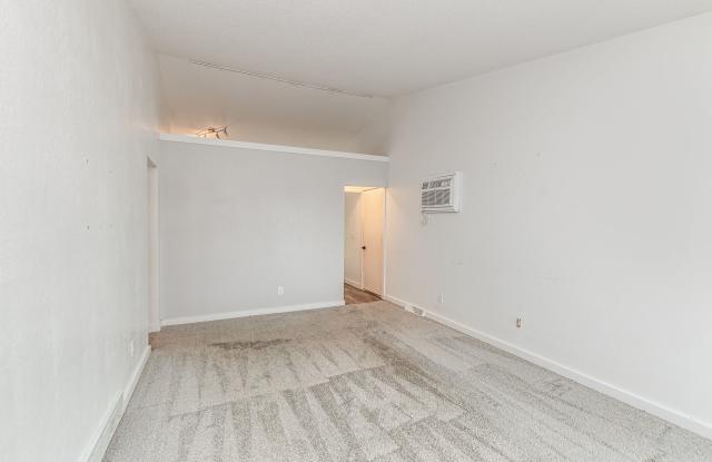 6073 Weiss St Gallery 3