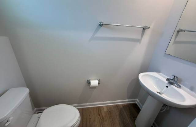 Modern 3-Bedroom Townhome in Arden Woods Gallery 4