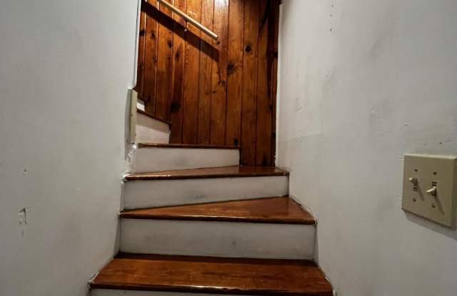 306 N 11th Street Gallery 4