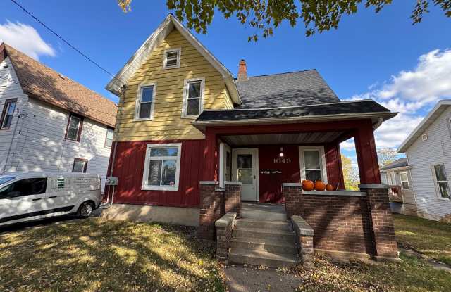 2 Bedroom 1 Bathroom Duplex in Beloit, WI photos photos 2 Bedroom 1 Bathroom Duplex in Beloit, WI photos photos