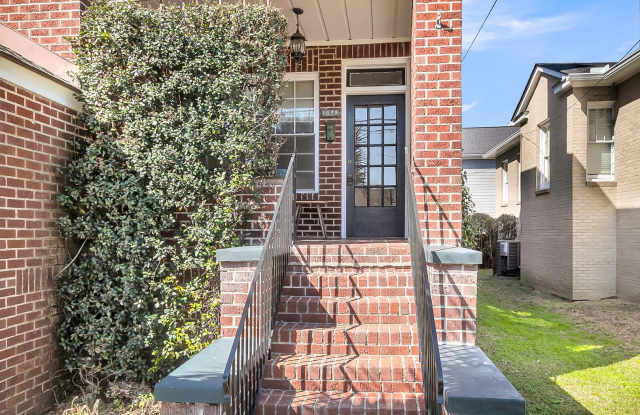 3 Bedroom, 2 Bath Home in Wagner Terrace of Downtown Charleston-Available Now! - 1185 King Street, Charleston, SC 29403 3 Bedroom, 2 Bath Home in Wagner Terrace of Downtown Charleston-Available Now! - 1185 King Street, Charleston, SC 29403