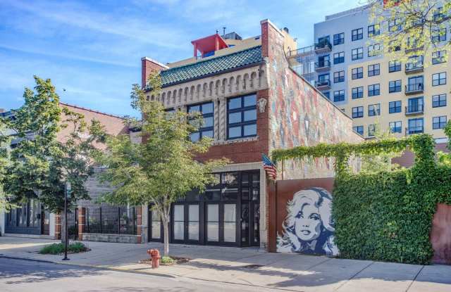 5519 N Broadway Street photos photos