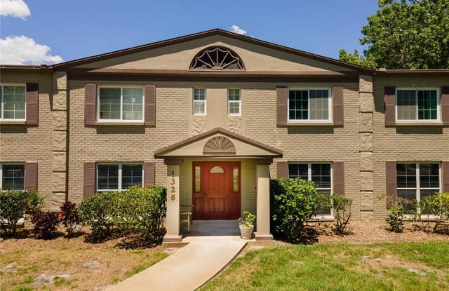 1326 SNELL ISLE BOULEVARD NE - 1326 Snell Isle Boulevard Northeast, St. Petersburg, FL 33704
