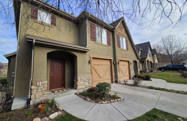 Three Bedroom Town Home near Union Park Available February 1st photos photos