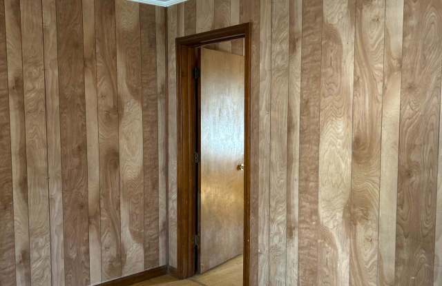 1908 Poplar Street - B photos photos