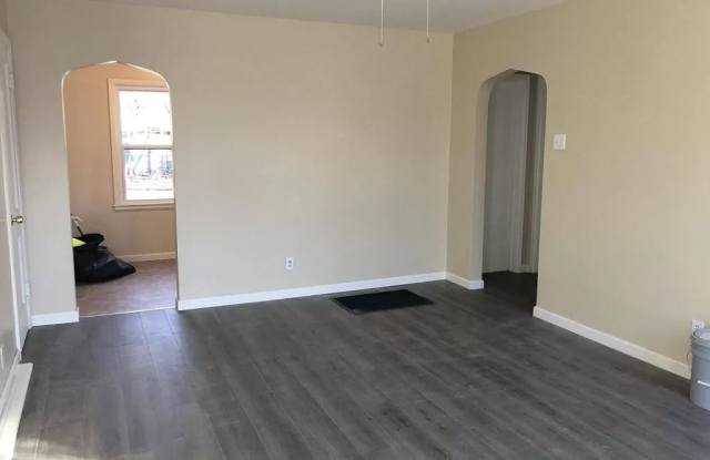 1148 N Terrace Dr Gallery 2