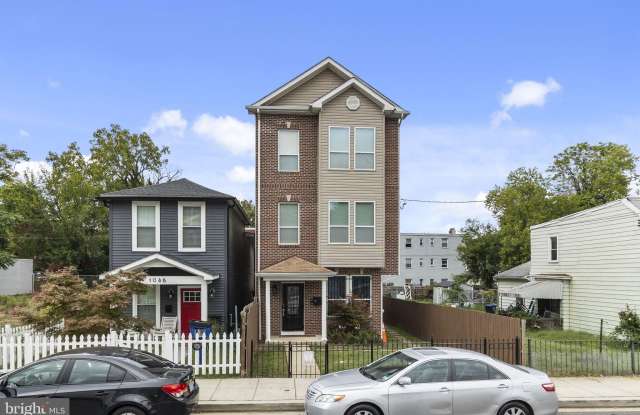 1048 48TH Place NE Gallery 1