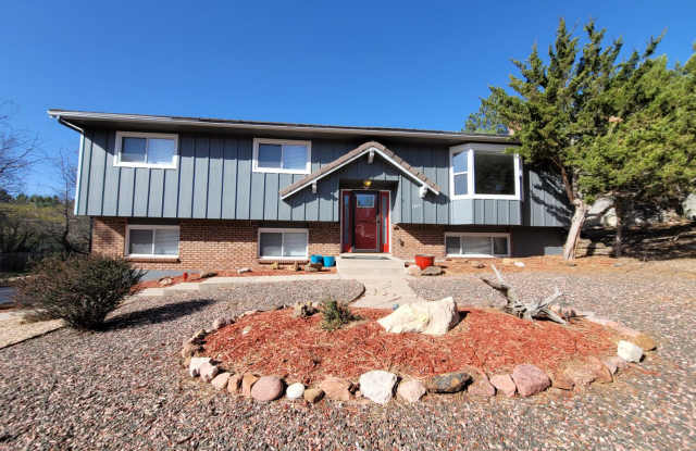 Gorgeous 4 Bedroom Home for Rent on Buckhorn Cr. photos photos