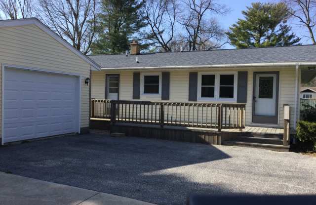 565 E Chadwick Dr - 565 East Chadwick Drive, Muskegon County, MI 49445