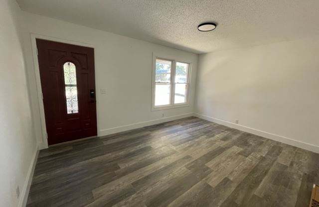 1704 Walnut Ave. Gallery 2