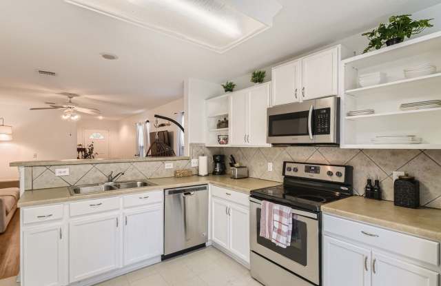 Fully Furnished 3 Bedroom near Greenbelt in Southeast Austin- Easy Access to 35! photos photos