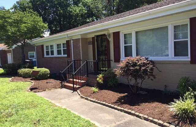 4325 2 Woods Road Gallery 1
