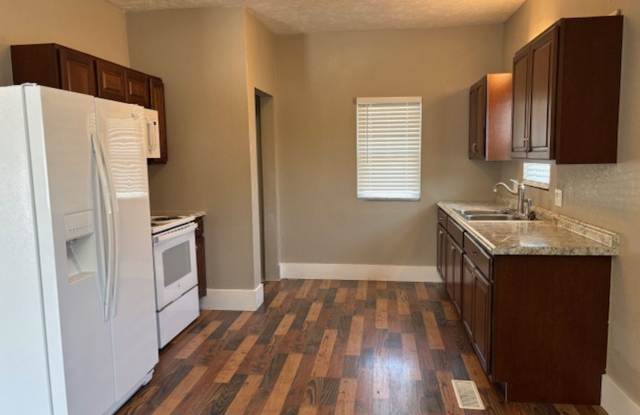 2 bed 1 Bath House Gallery 3