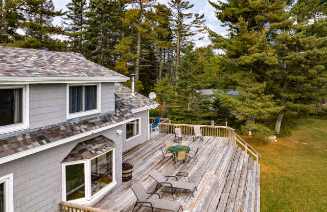 278 Scenic Dr. Furnished 4 Br On Lake Superior Gallery 3
