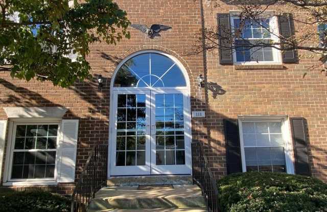 111 CENTER STREET N photos photos