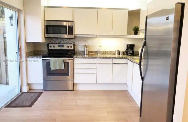 11621 SW 117th Ct Gallery 4