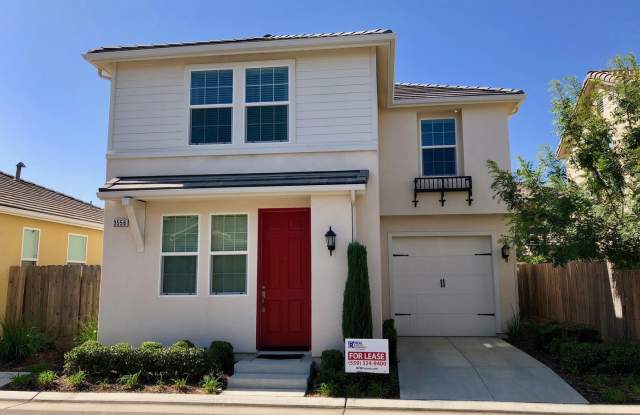 $2,150 De Wolf  HWY 168, 3 bedroom home - Infusion Way, Clovis - 3556 Infusion Way, Clovis, CA 93619