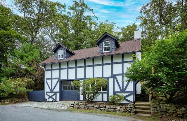 93 Circuit Road Gallery 1