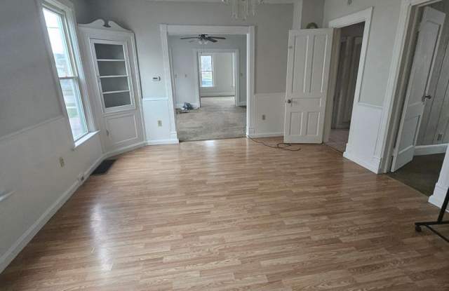 Lower 3 bedroom west side photos photos