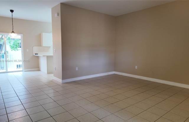 374 NE 27th Ave photos photos