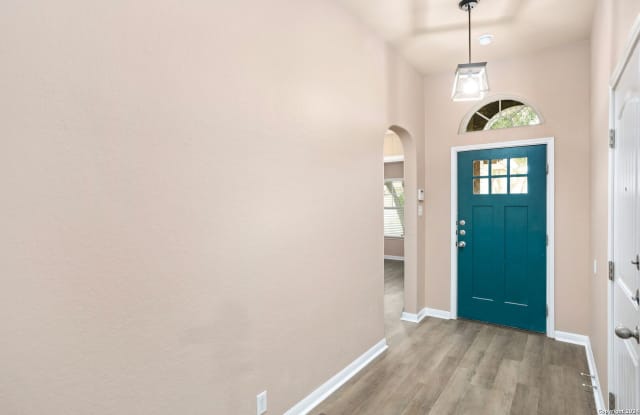 809 Laserra Gallery 4