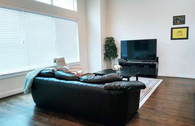 70 N Hutcheson St Street - 70 North Hutcheson Street, Houston, TX 77003