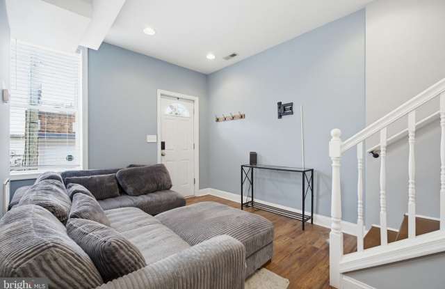 1429 OLIVE Street Gallery 2
