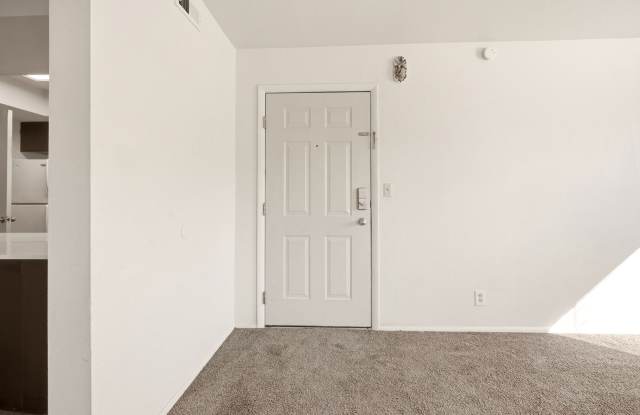 Awesome 3 Bed 2 Bath Condo Unit in Murray!!! Gallery 4