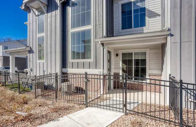 Evolve Real Estate: Spacious 3 Bed 2.5 bath Townhouse with Attached 2 Car Garage AVAILABLE NOW! photos photos Evolve Real Estate: Spacious 3 Bed 2.5 bath Townhouse with Attached 2 Car Garage AVAILABLE NOW! photos photos
