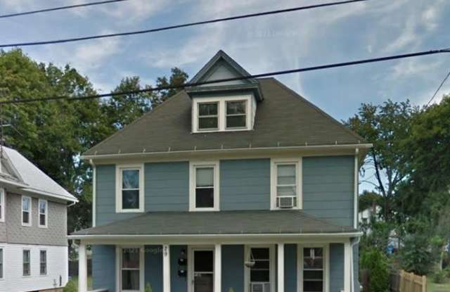 29 Clinton Street - 29 Clinton Street, Manchester, CT 06040